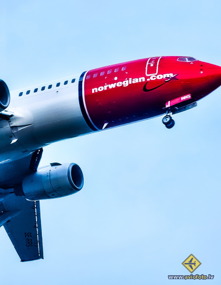 Boeing 737-8JP